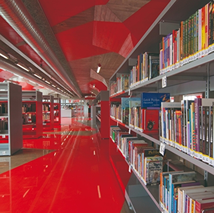 Rangée de livres - médiathèque